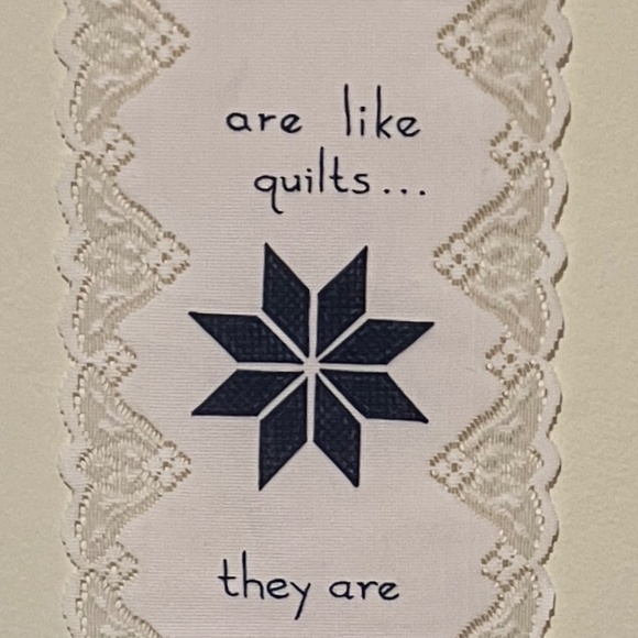 Lace Cloth “Friends” Hanging Banner - Picture 4 of 6